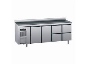 Kühlpult SAGI KUEC4A 230cm:     	Abmessungen: 	B 2300/ T 700/ H 985    	Aufteilung Türen/Laden: 	2 Türen